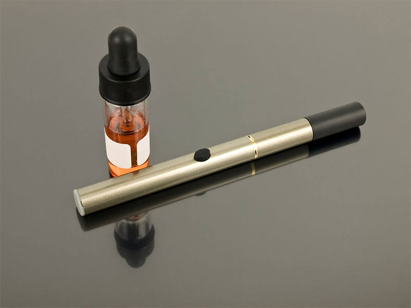 E-Cigarettes and Airplanes: What You Need to Know Before You Fly